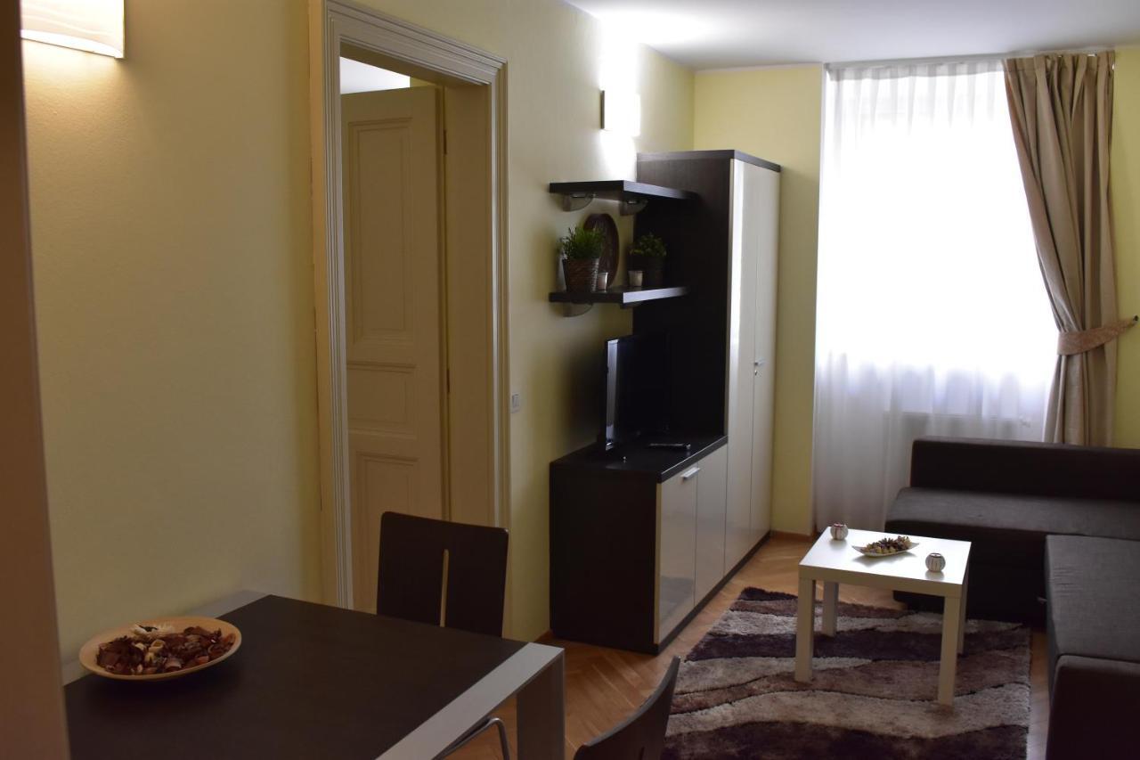 Apartment Vikroria - Halkova 5 Prag Eksteriør billede