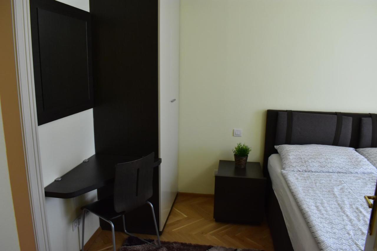Apartment Vikroria - Halkova 5 Prag Eksteriør billede