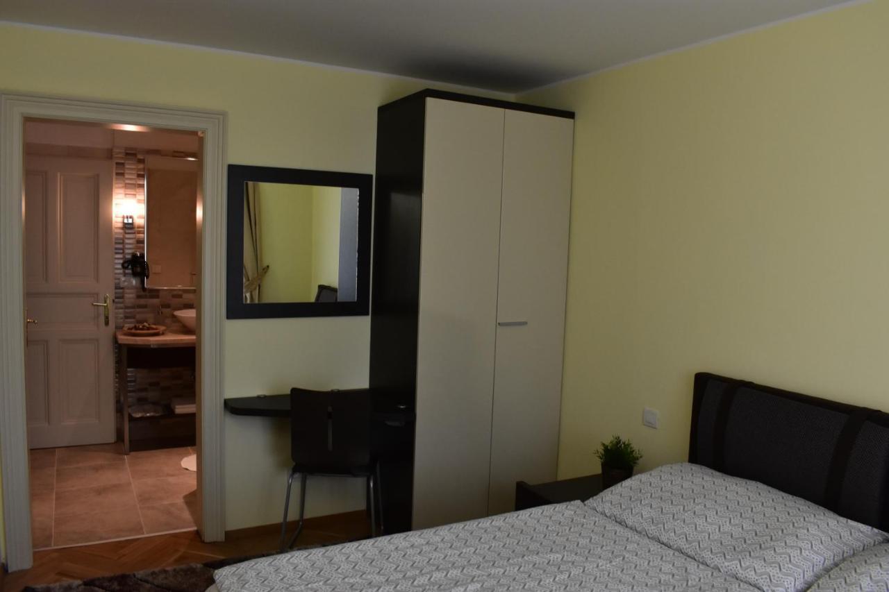 Apartment Vikroria - Halkova 5 Prag Eksteriør billede