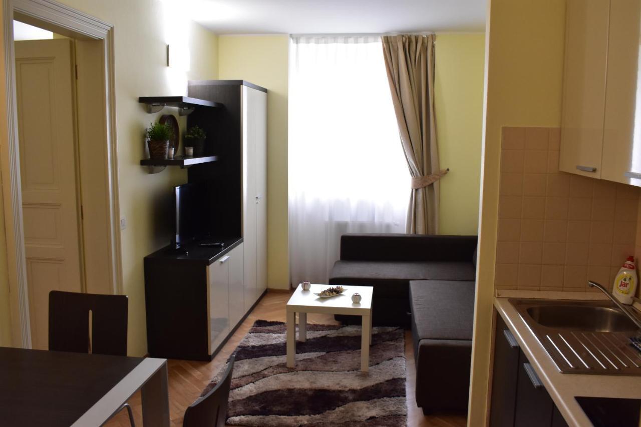 Apartment Vikroria - Halkova 5 Prag Eksteriør billede