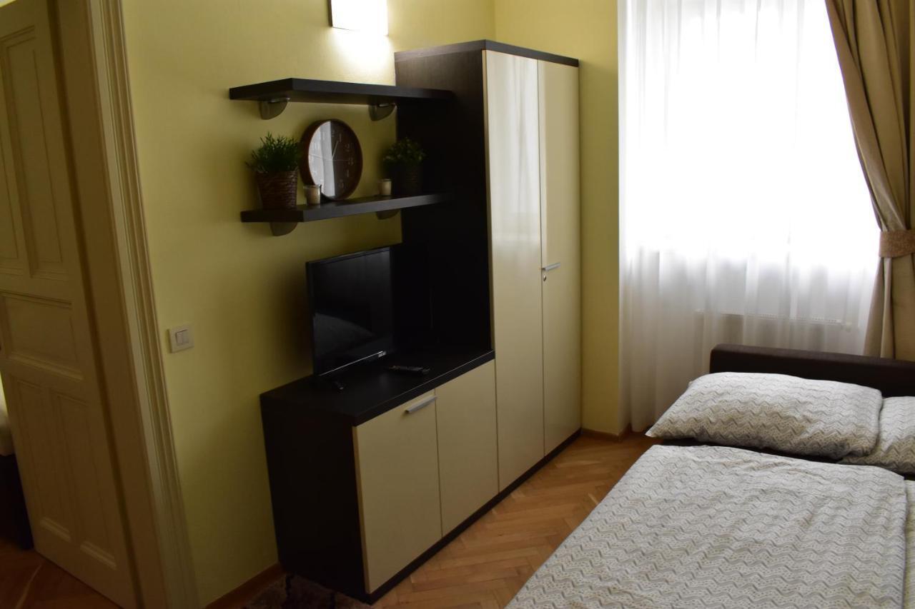Apartment Vikroria - Halkova 5 Prag Eksteriør billede
